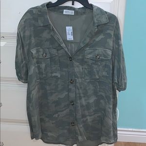 NWT Maurice’s Camo Short Sleeve Button Down